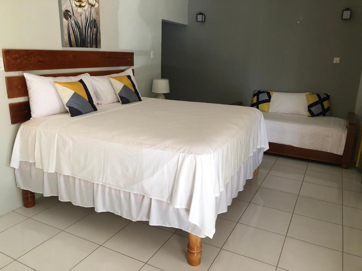 Airport Beach Hotel Montego Bay Luaran gambar