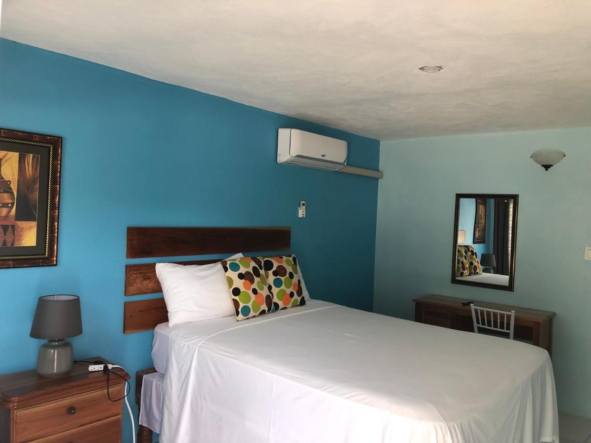 Airport Beach Hotel Montego Bay Luaran gambar